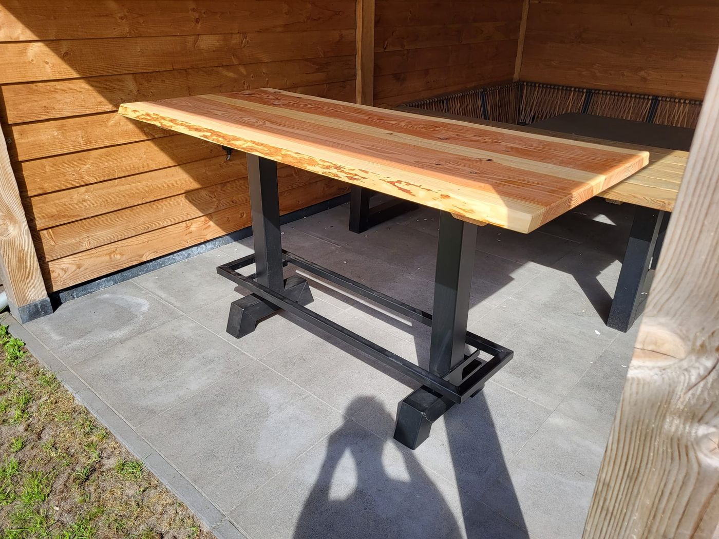 Bartisch Schwartenbretter, Ansicht 2